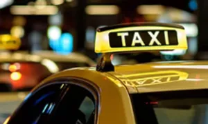 Tài xế taxi đâm chết chủ xe khi thương lượng bồi thường va chạm Tài xế taxi đâm chết chủ xe khi thương lượng bồi thường va chạm
