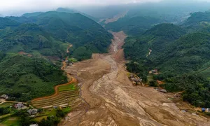 Núi Voi đầu nguồn Làng Nủ tiếp tục sạt lở Núi Voi đầu nguồn Làng Nủ tiếp tục sạt lở