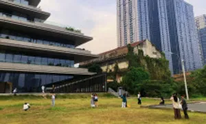 Giới trẻ check in vết tích xưởng đóng tàu Ba Son gần ga metro Giới trẻ check in vết tích xưởng đóng tàu Ba Son gần ga metro