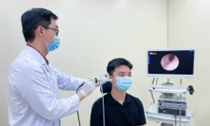 Đeo tai nghe không vệ sinh gây hại thế nào?